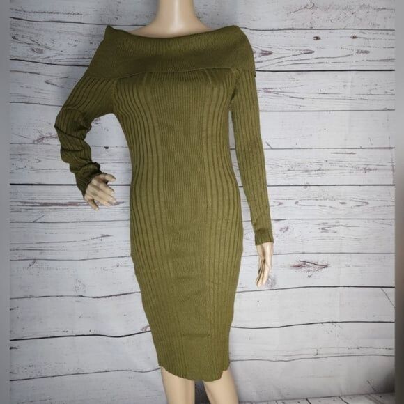 Say What? Green Off Shoulder Long Sleeve Bodycon Dress Plus Size 2X NWT - Picture 2 of 3